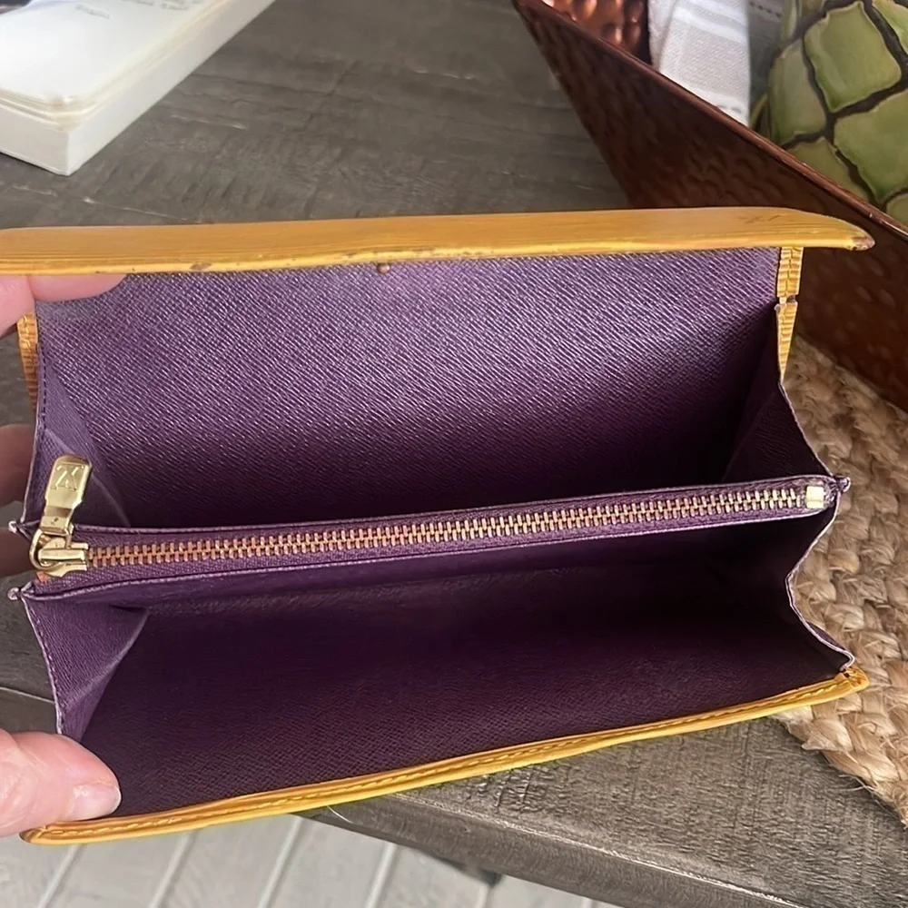 Louis Vuitton beautiful gold